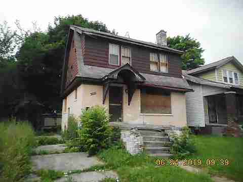 5911 Eastlawn (4)_m.jpg